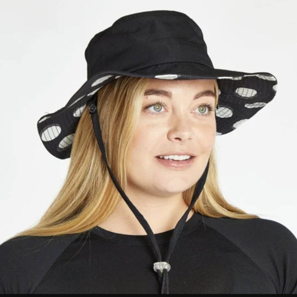 BNWT Oiselle Track Fan Hat